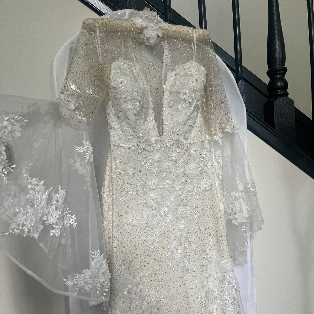Claire Pettibone Venus Gown in Ivory Size 6